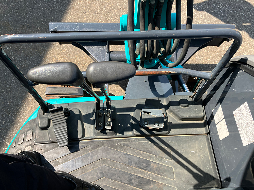 KOBELCO ミニショベル SK28SR-6