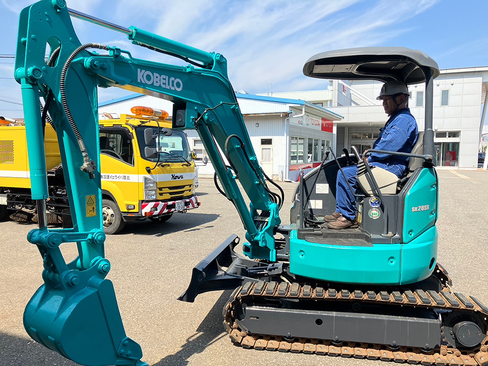KOBELCO ミニショベル SK28SR-6