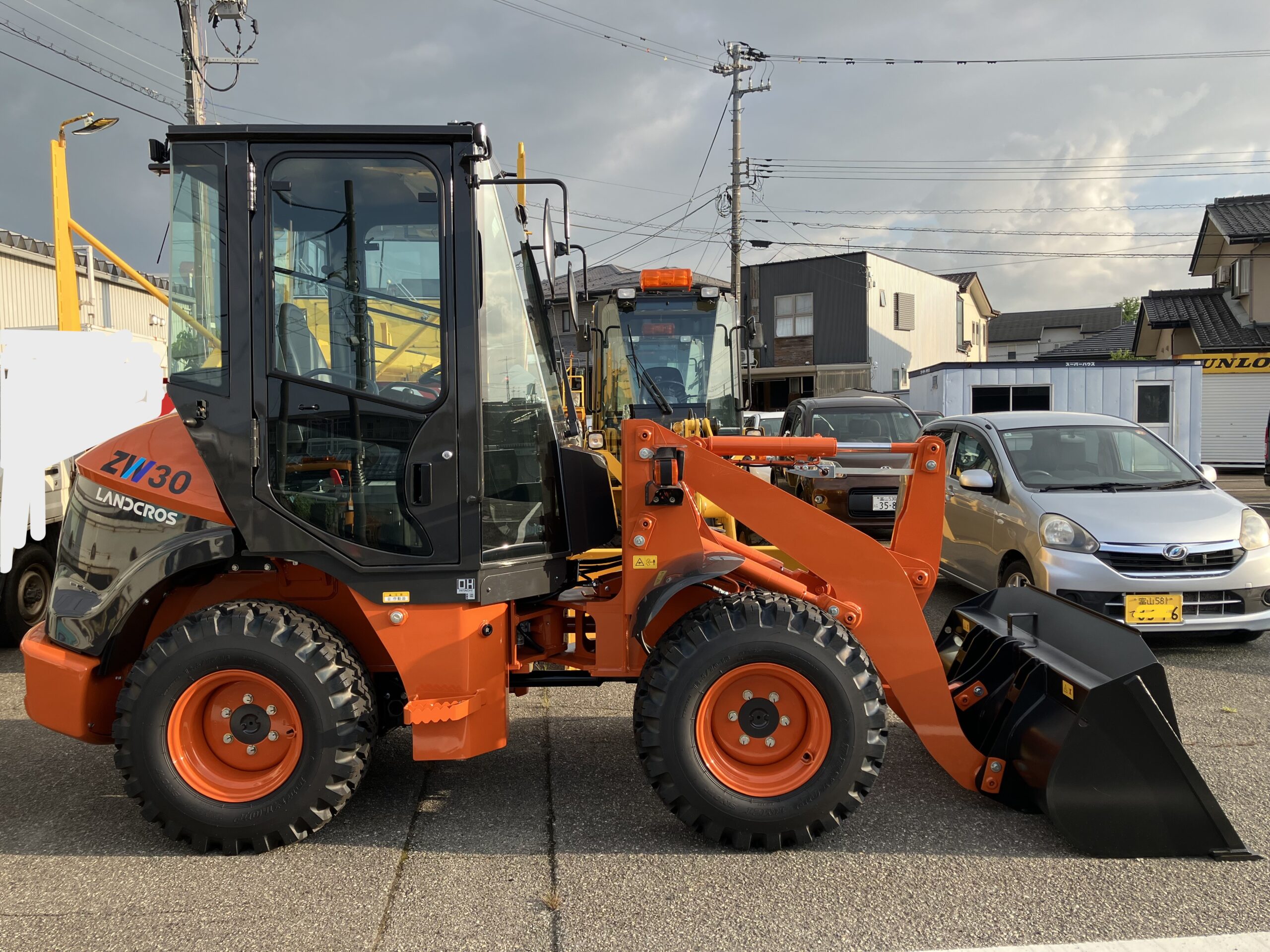 日立 ミニホイールローダー ＺW30　未使用車　NO.1