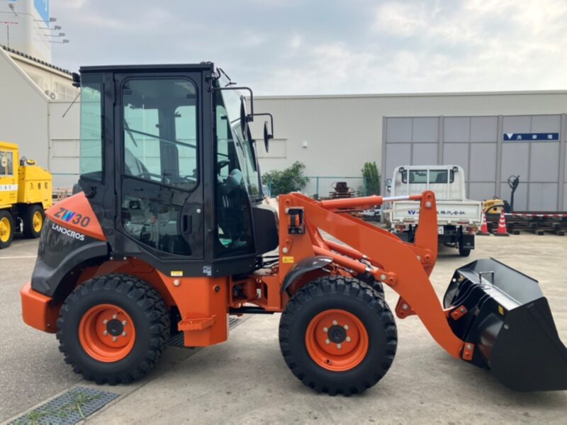 日立 ミニホイールローダー ＺW30　未使用車　NO.2
