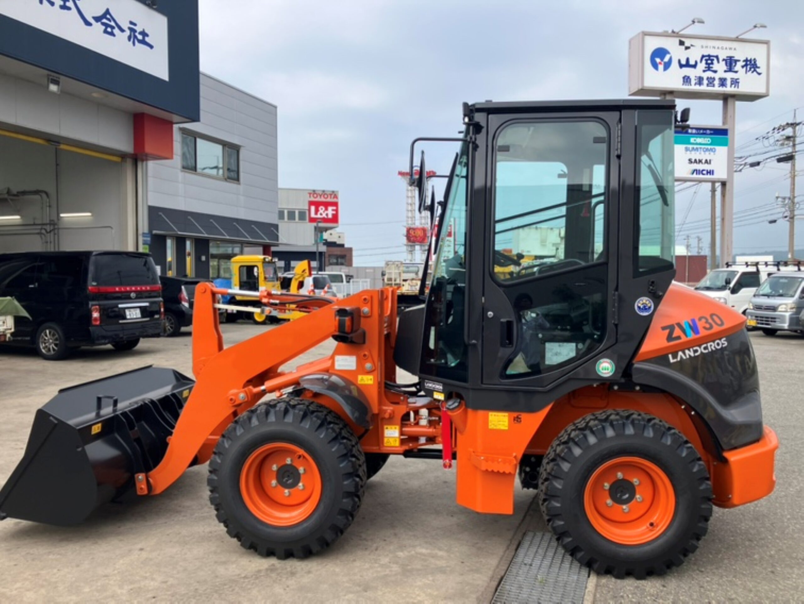 日立 ミニホイールローダー ＺW30　未使用車　NO.2