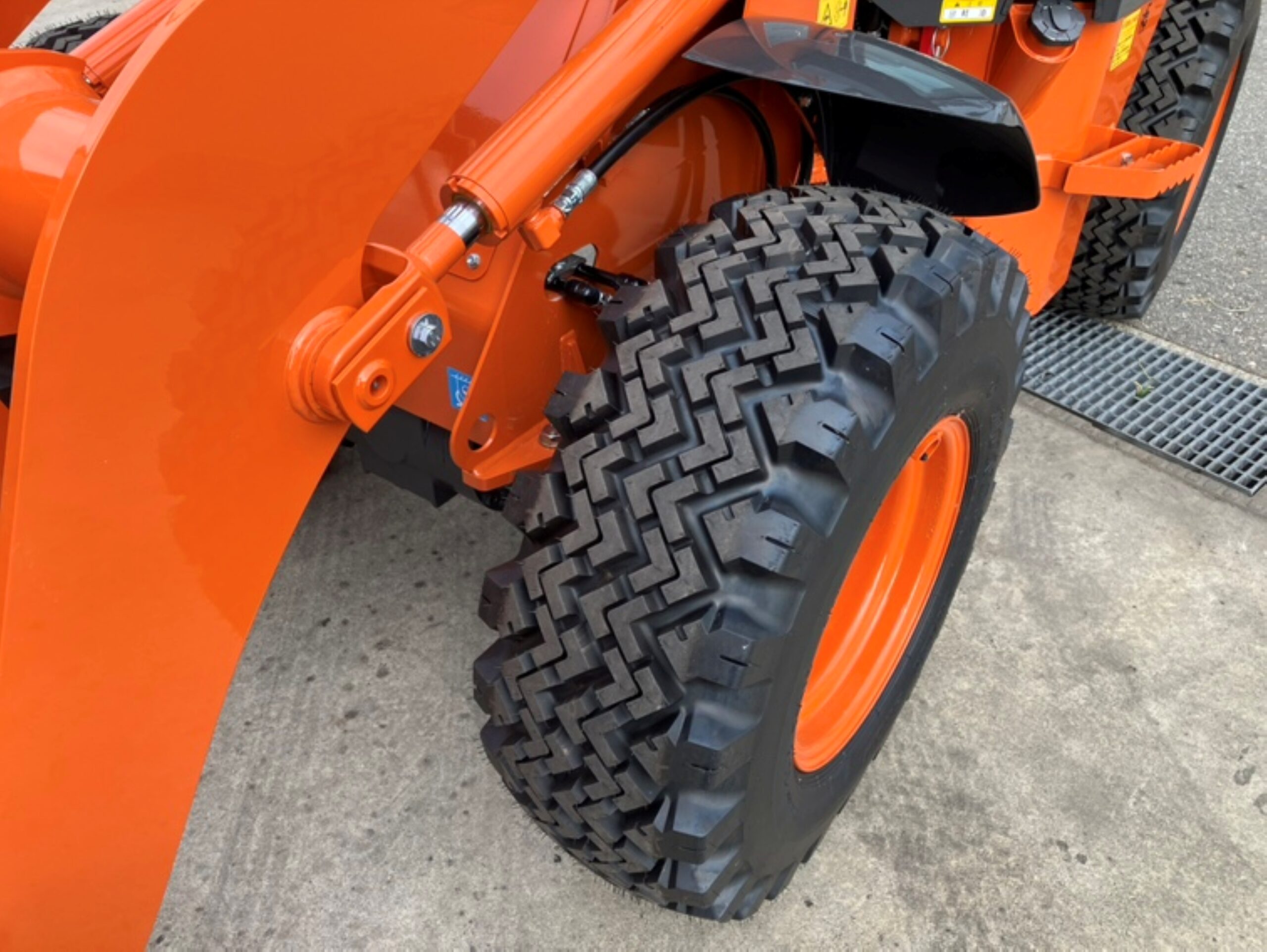 日立 ミニホイールローダー ＺW30　未使用車　NO.2