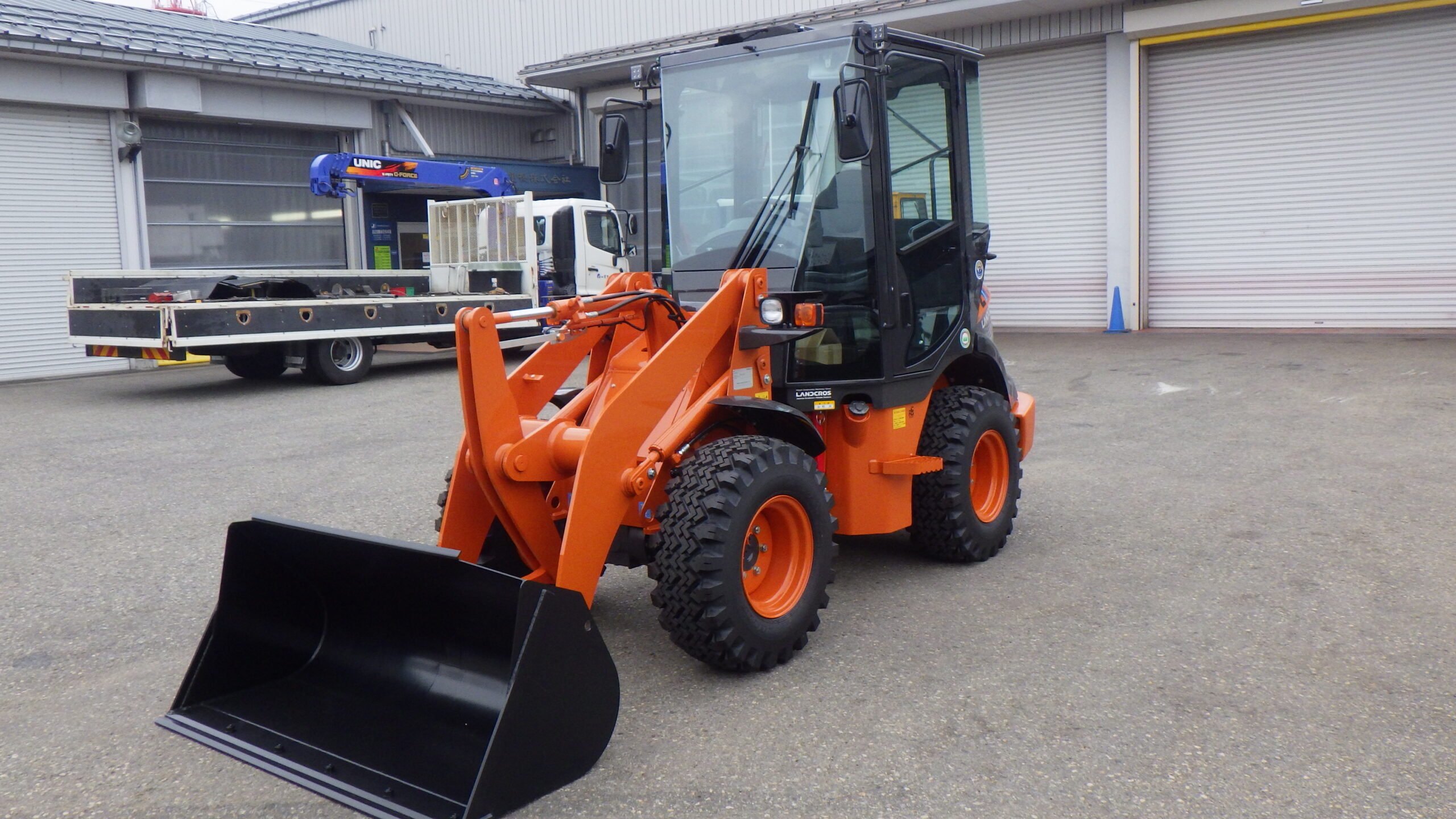 日立 ミニホイールローダー ＺW30　未使用車　NO.1
