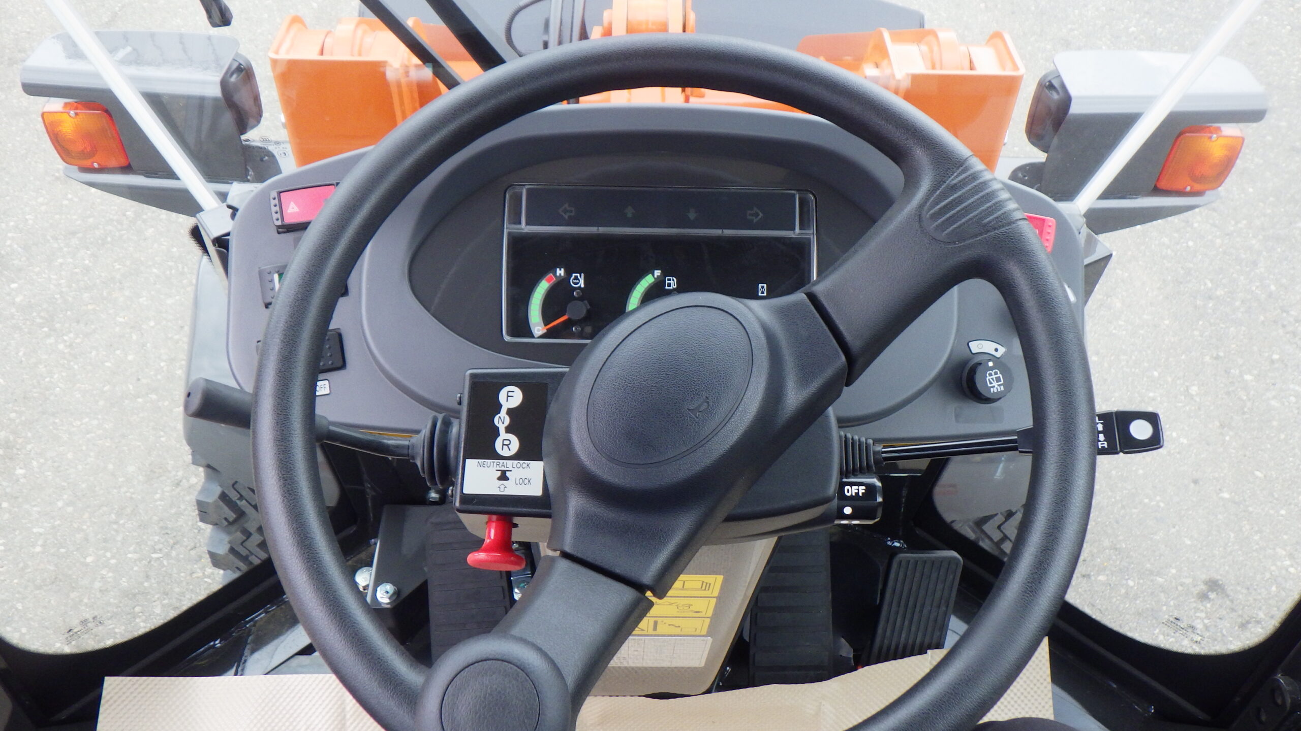 日立 ミニホイールローダー ＺW30　未使用車　NO.1